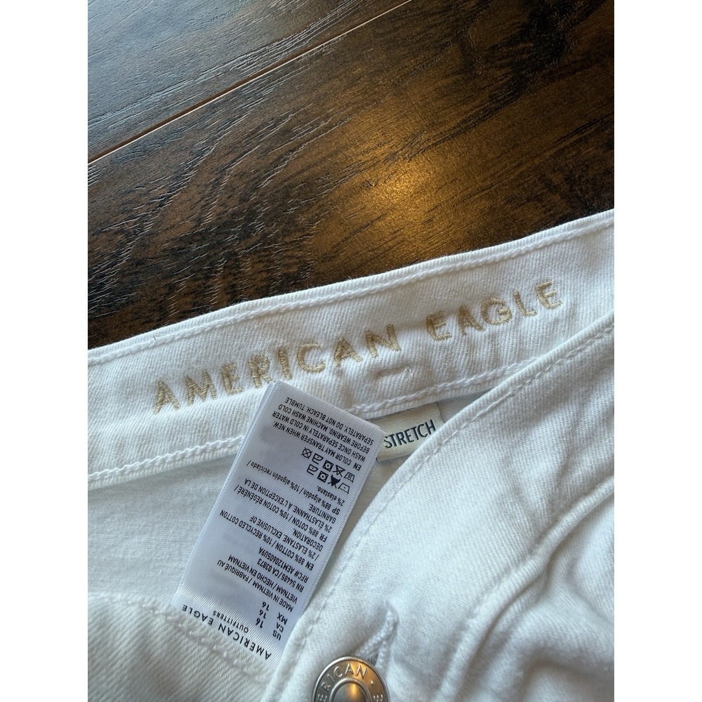 American Eagle Women's White Denim Shorts Stretch Baggy Bermuda Size 16 Casual - Picture 4 of 8